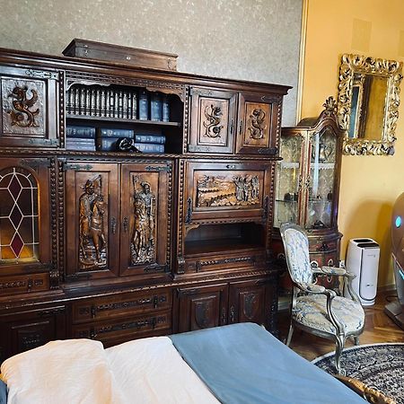 Classic Love Story In Old Cluj I Eksteriør bilde
