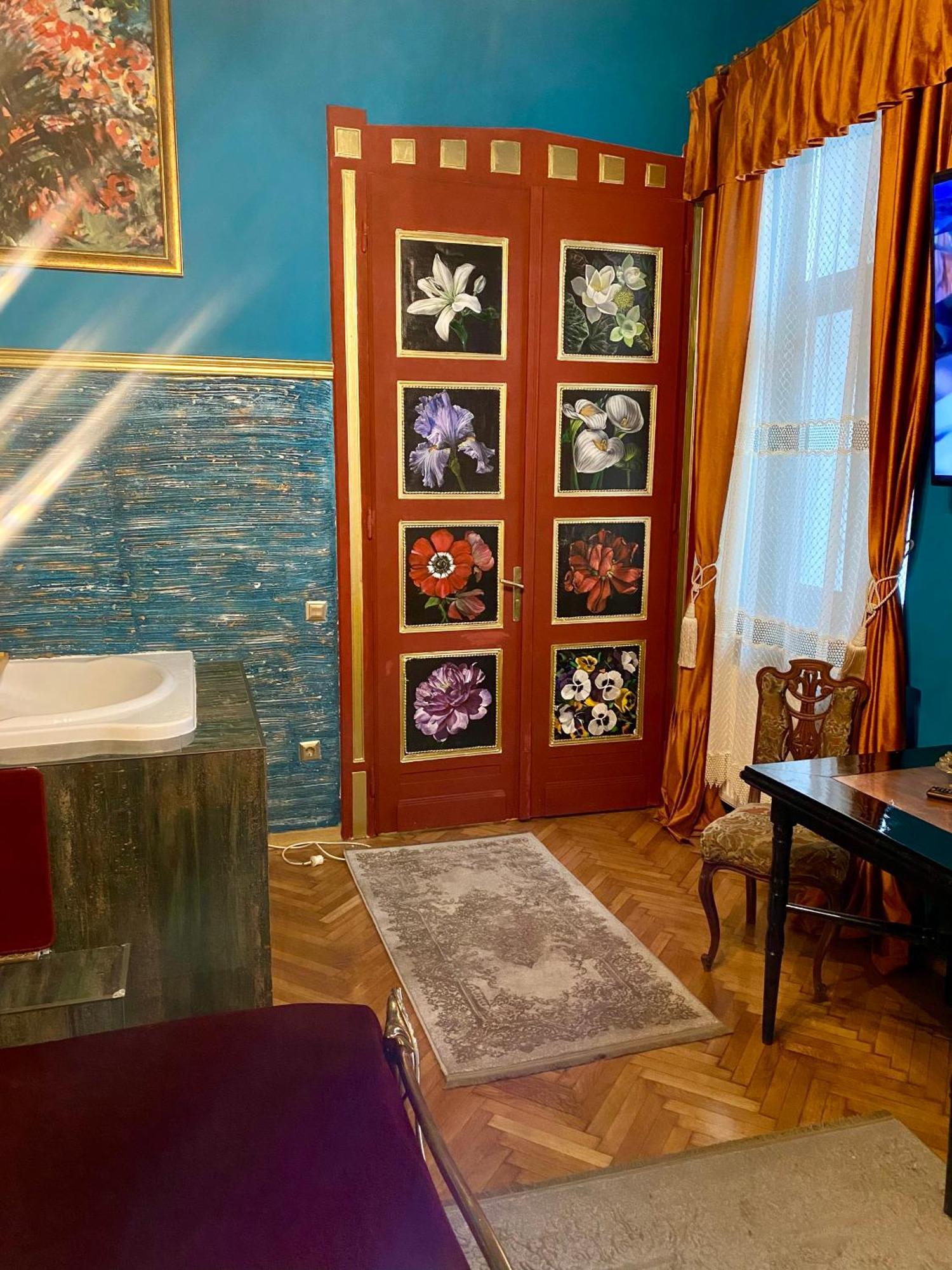 Classic Love Story In Old Cluj I Eksteriør bilde