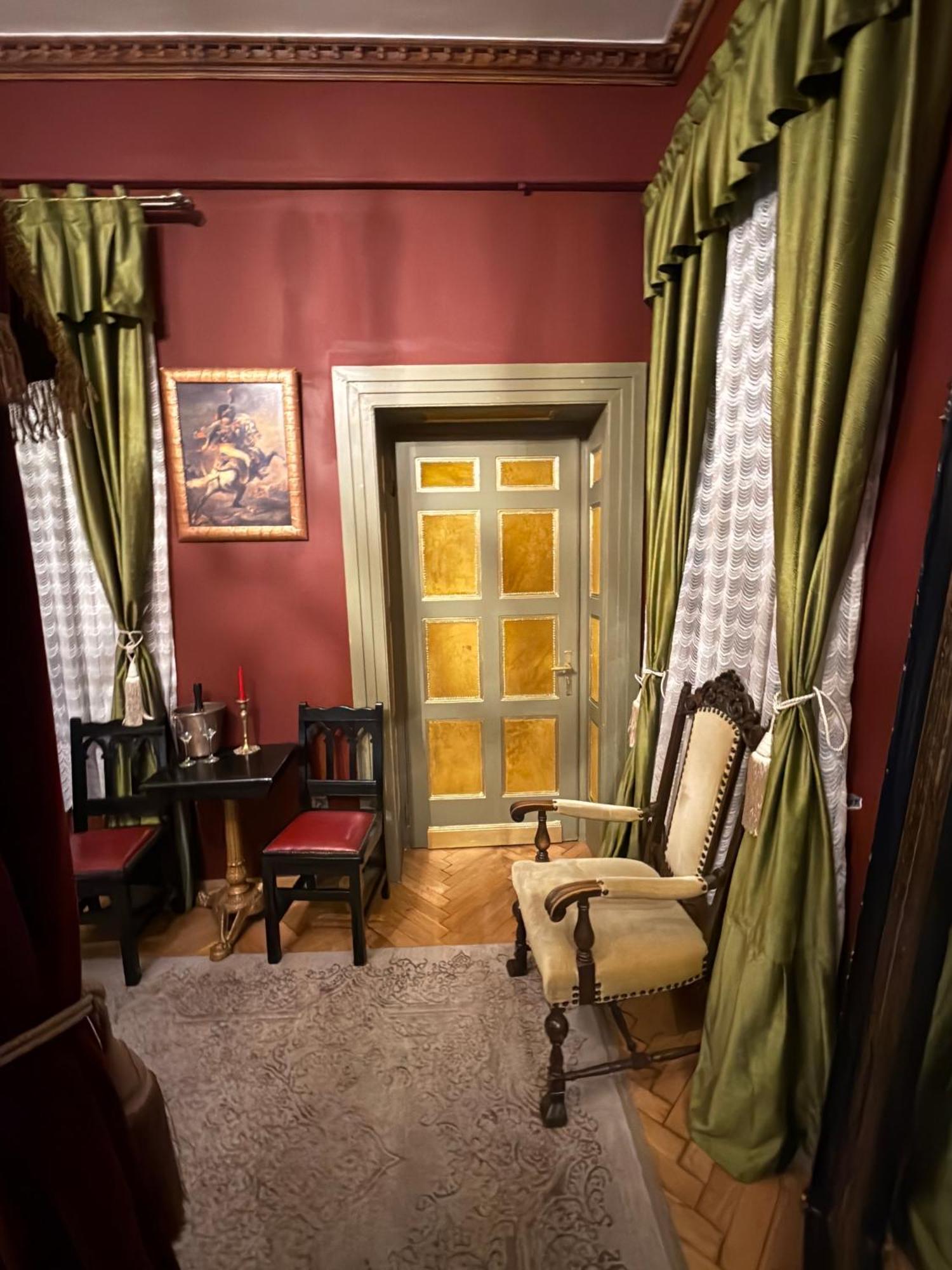Classic Love Story In Old Cluj I Eksteriør bilde